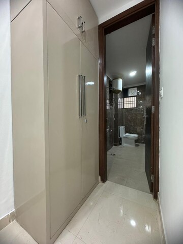 Attached Bathroom in 3 BHK Builder Floor at Palm Residency Chhatarpur, Chattarpur – for Rent