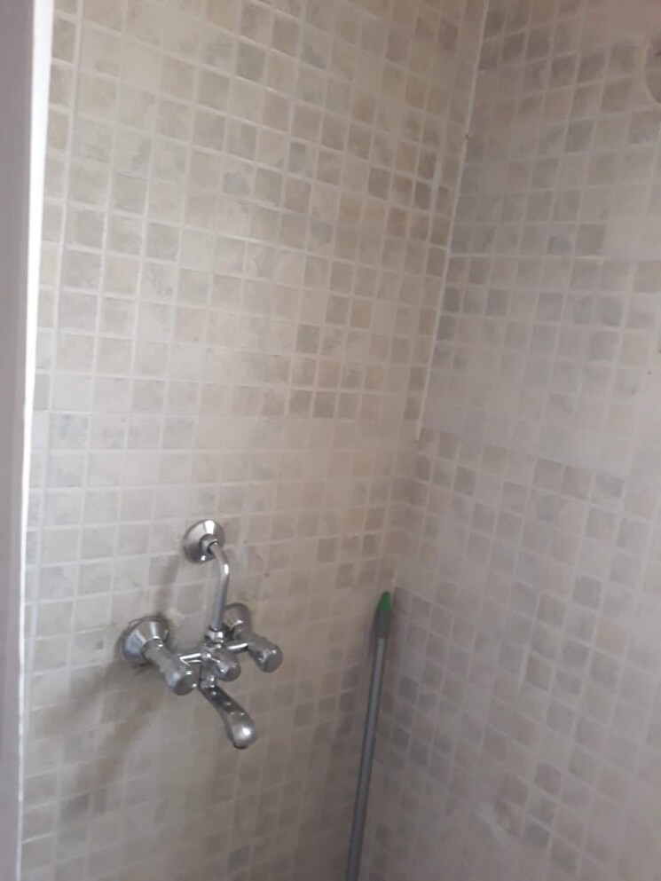 Bathroom, paras-tierea 2 Bedroom 1045 Sq.Ft. Apartment In Sector 137 Noida 9193017