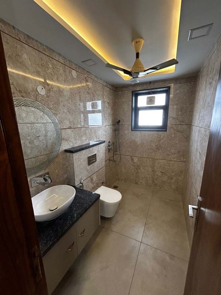 Bathroom, sector 45 1 Bedroom 1200 Sq.Ft. Builder Floor In Sector 45 Gurgaon 9193053