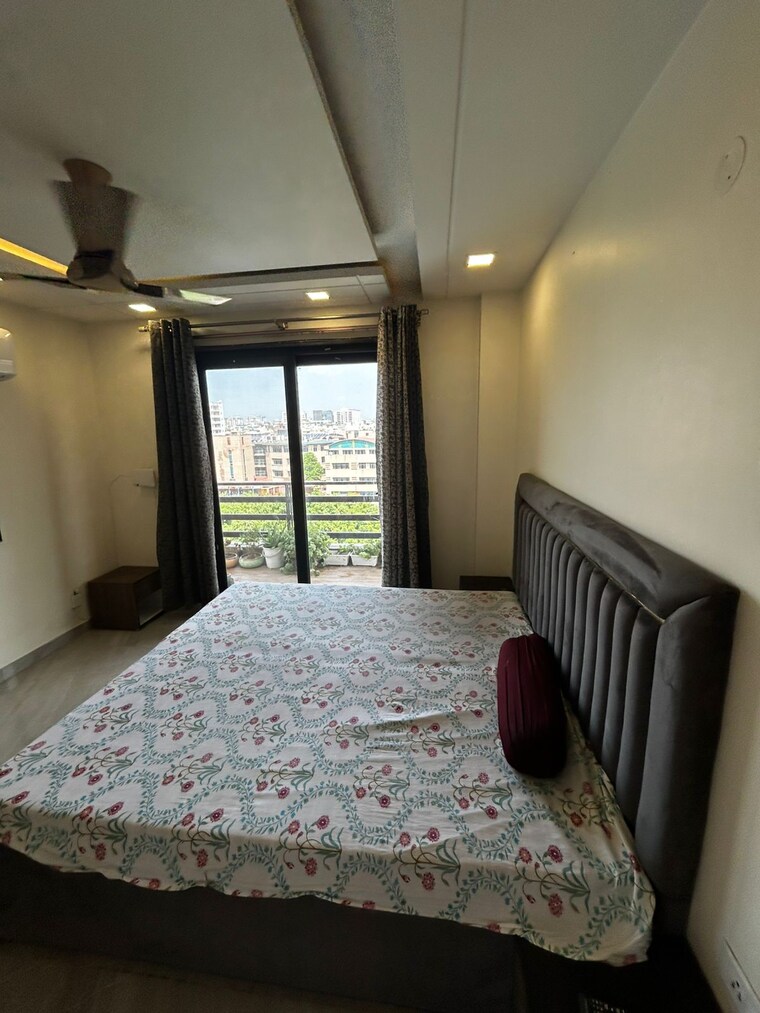 Bedroom, sector 45 1 Bedroom 1200 Sq.Ft. Builder Floor In Sector 45 Gurgaon 9193053