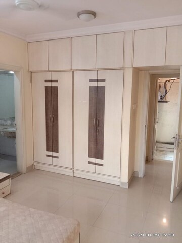 2 BHK Apartment For Rent in Raheja Sherwood, Goregaon East