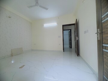 Master Bedroom in 1 BHK Builder Floor at Palm Residency Chhatarpur, Chattarpur – for Rent