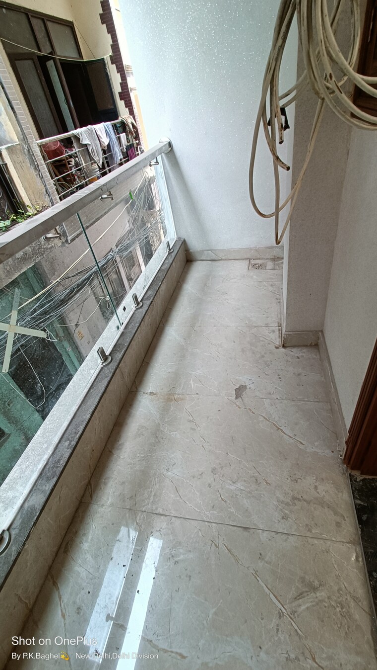 Balcony, govindpuri 3 Bedroom 900 Sq.Ft. Builder Floor In Govindpuri Delhi 9193075