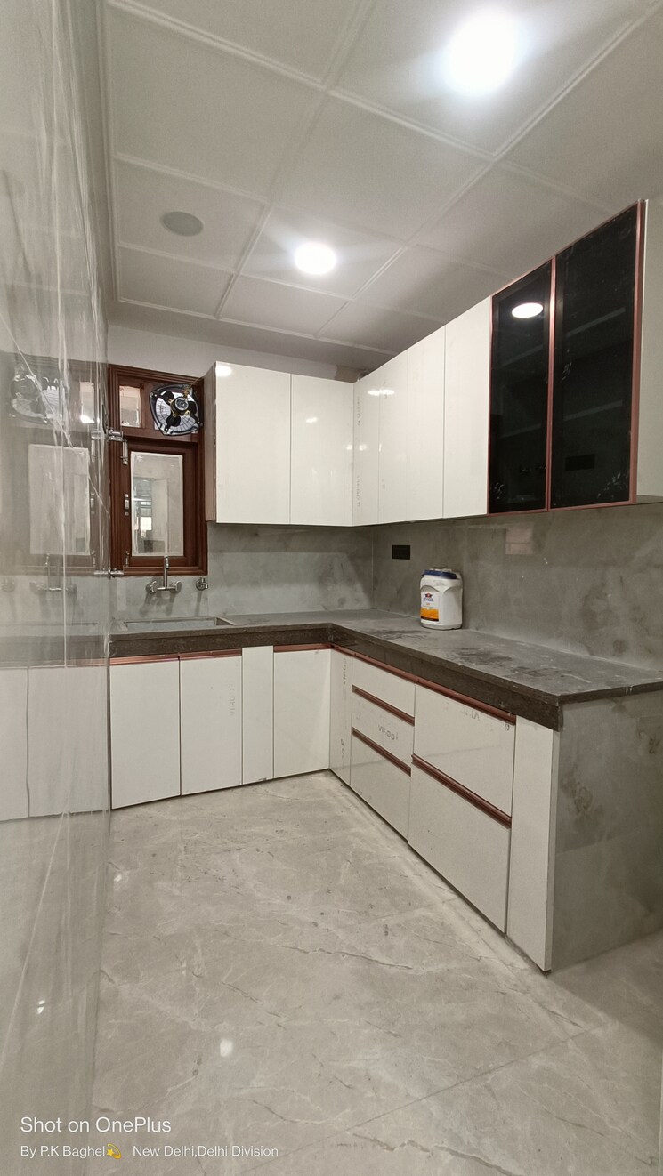 Kitchen, govindpuri 3 Bedroom 900 Sq.Ft. Builder Floor In Govindpuri Delhi 9193075