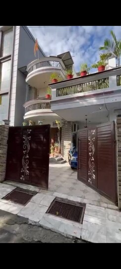 4 BHK Independent House For Sale in Sahastradhara