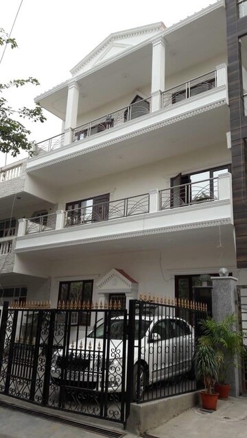 3 BHK Builder Floor – Exterior View View at Sector 23 - for Rent