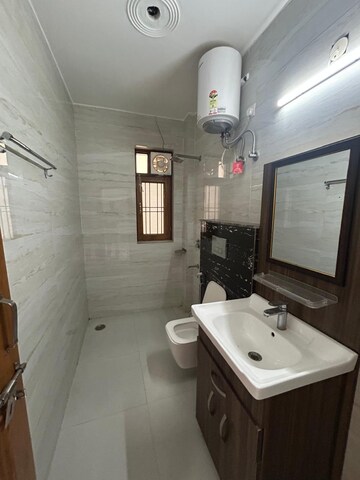 Bathroom in 2 BHK Builder Floor at Sector 23 – for Rent