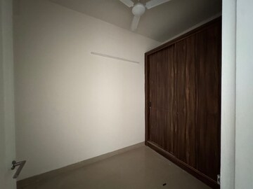 Room in 3 BHK Apartment at Emaar Emerald Estate, Sector 65 – for Rent