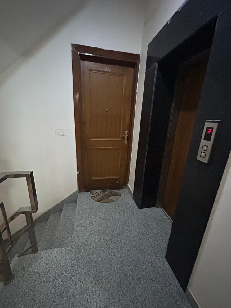 Living Room, sector 23 2 Bedroom 260 Sq.Yd. Builder Floor In Sector 23 Gurgaon 9193128