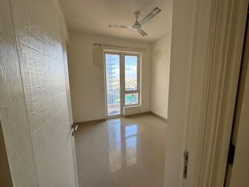 Room in 3 BHK Apartment at Emaar Emerald Estate, Sector 65 – for Rent
