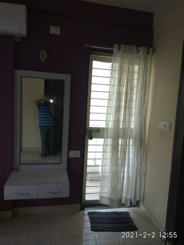 Room in 3 BHK Apartment at Shivtirth Nagar – for Rent