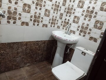 Bathroom in 3 BHK Apartment at Patiala Road – for Rent