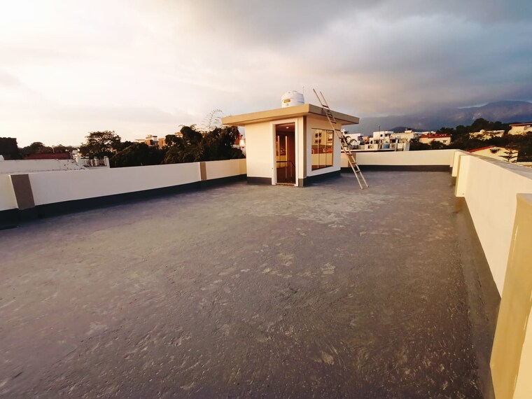 Terrace, aman vihar 3 Bedroom 144 Sq.Yd. Independent House In Aman Vihar Dehradun 9193163