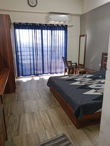 Bedroom in 1 BHK Apartment at Paramount Golfforeste, Zeta I Greater Noida – for Rent