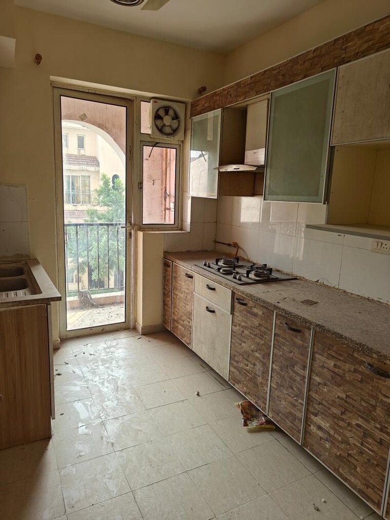 Kitchen, dlf-new-town-heights-ii 3 Bedroom 1930 Sq.Ft. Apartment In Sector 86 Gurgaon 9193181