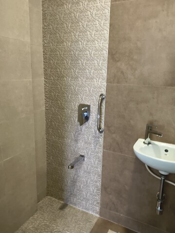 Bathroom in 2 BHK Apartment at Vile Parle East – for Rent