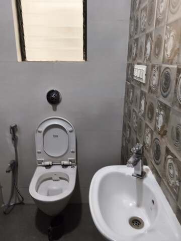 Bathroom in 2 BHK Apartment at Vile Parle East – for Rent