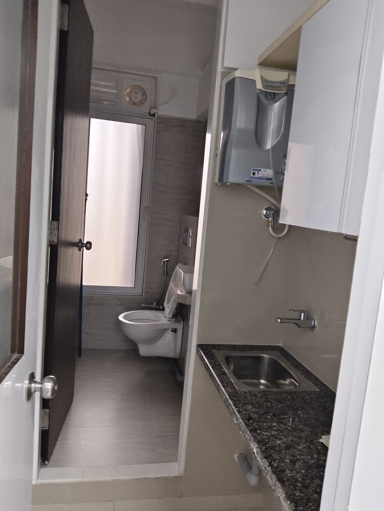 Bathroom, vile parle east Commercial Office Space 240 Sq.Ft. In Vile Parle East Mumbai 9193257