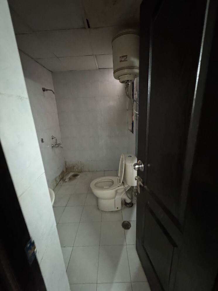 Bathroom, jaipurias-sunrise-greens-zirakpur 3 Bedroom 1747 Sq.Ft. Apartment In Vip Road Zirakpur 9193252