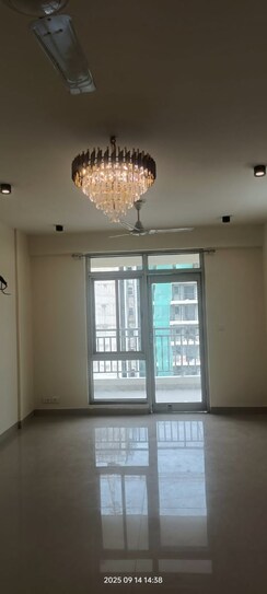 4 BHK + Servant Room Villa For Sale in DLF Alameda