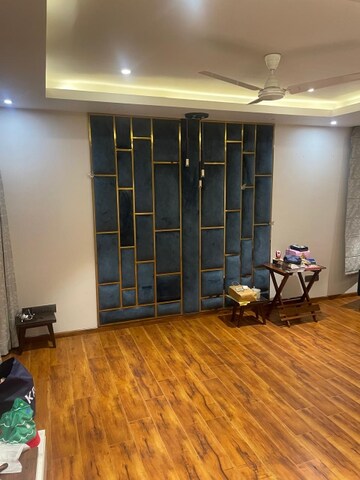 Room in 3 BHK Apartment at DDA Rosewood Apartments, Vasant Kunj – for Rent