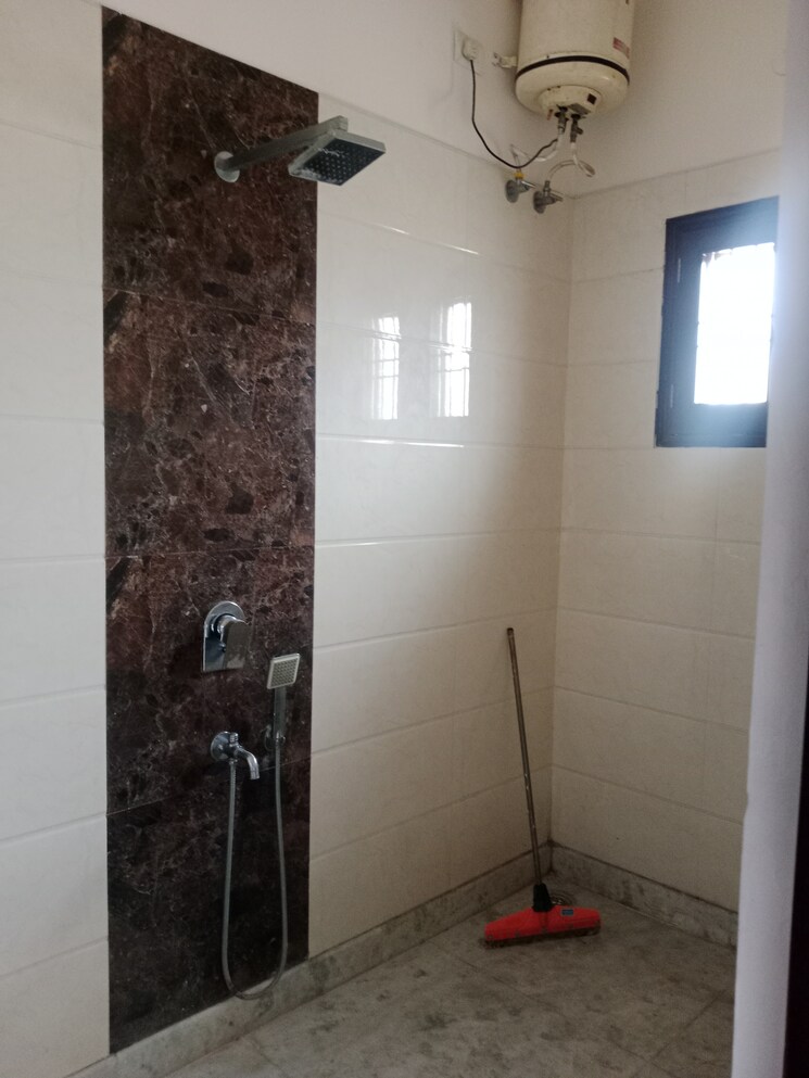 Bathroom, huda 2.5 Bedroom 1652 Sq.Ft. Builder Floor In Huda Panipat 9193310