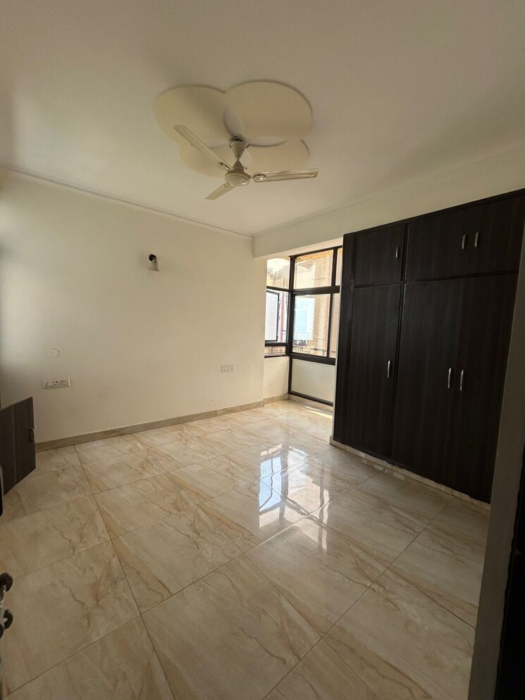 Bedroom, south delhi 3 Bedroom 1400 Sq.Ft. Apartment In South Delhi Delhi 9193311
