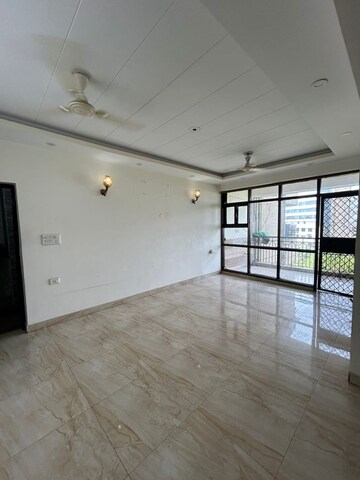 Room in 3 BHK Apartment at South Delhi – for Rent