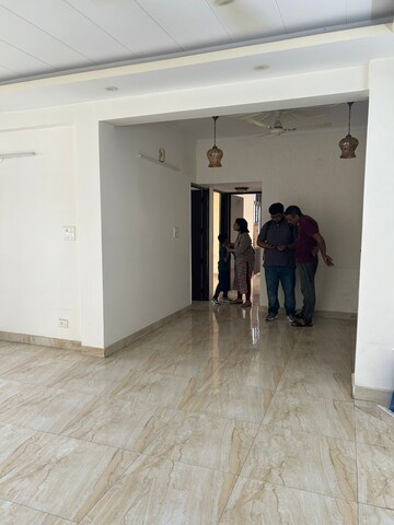 Room in 3 BHK Apartment at South Delhi – for Rent