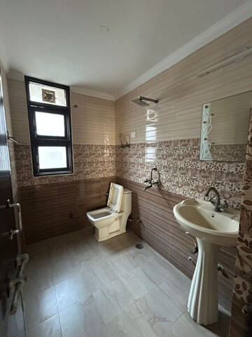 Attached Bathroom in 3 BHK Apartment at South Delhi – for Rent