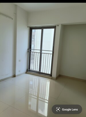 2 BHK Apartment For Sale in Kalpataru Parkcity Sunrise B, Kolshet Road