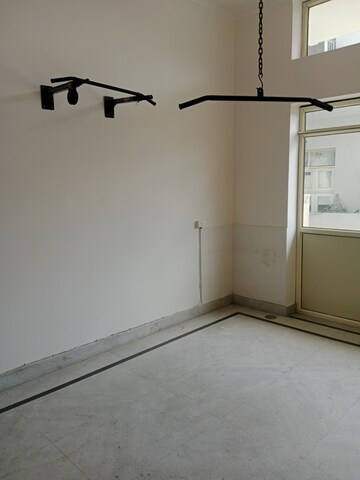 Room in 2.5 BHK Builder Floor at Huda – for Rent