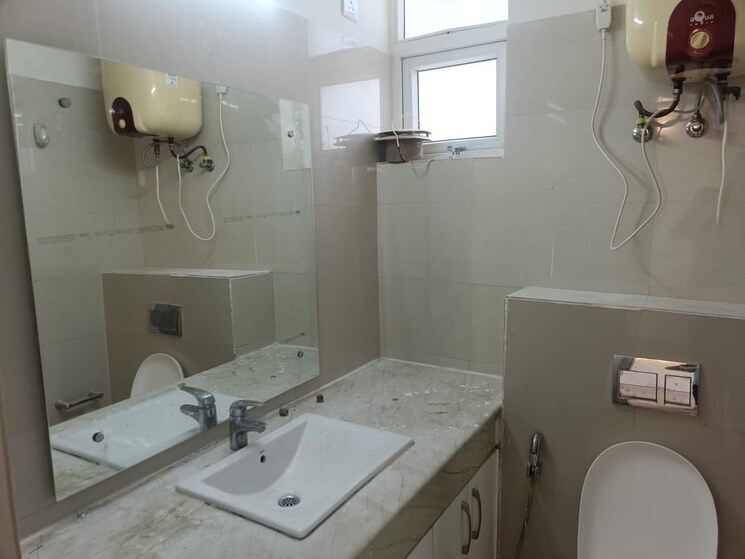 Bathroom, unitech-fresco 3 Bedroom 1662 Sq.Ft. Apartment In Sector 50 Gurgaon 9193305