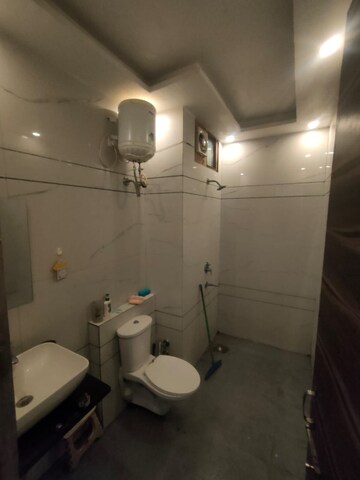 Bathroom in 3 BHK Apartment at Sunshine Enclave, Vip Road – for Rent