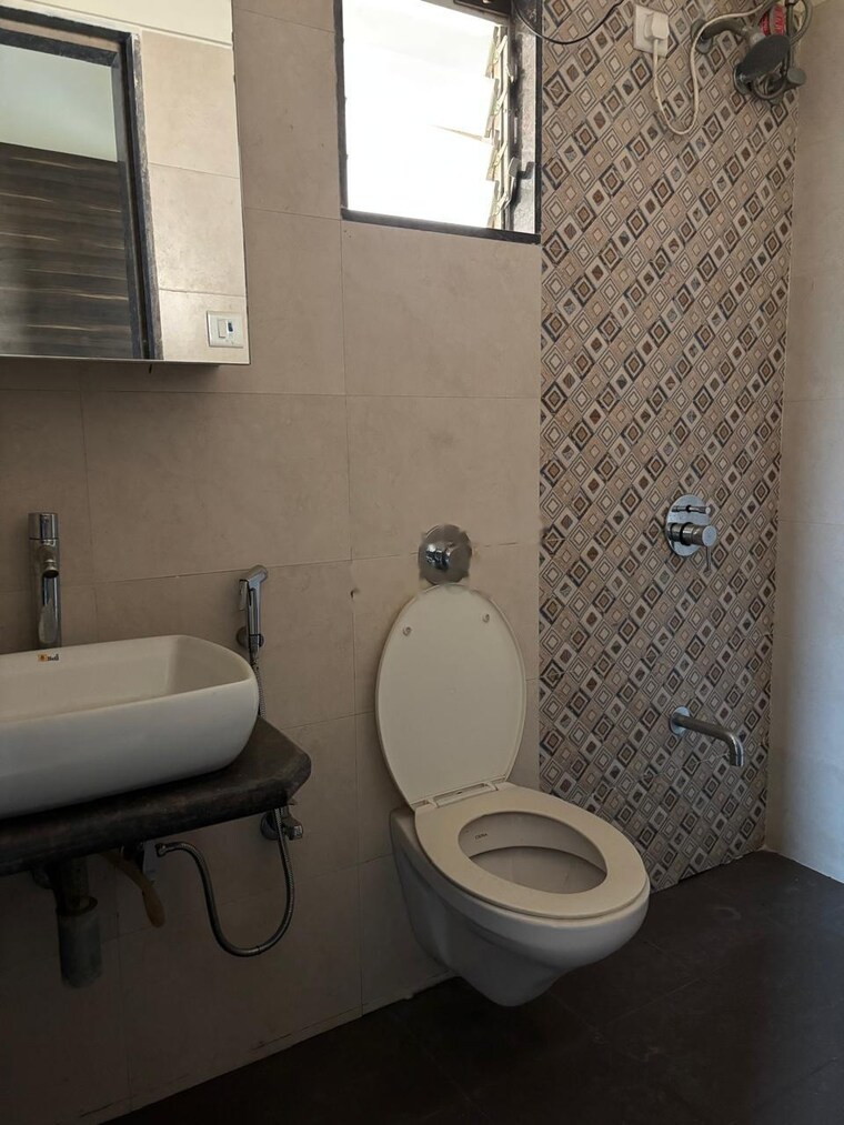 Bathroom, vihang-hills 2 Bedroom 624 Sq.Ft. Apartment In Ghodbunder Road Thane 9193344