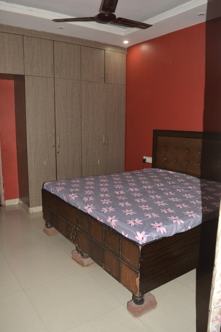 Bedroom, pir machalla 3 Bedroom 1200 Sq.Ft. Apartment In Pir Machalla Zirakpur 9193355