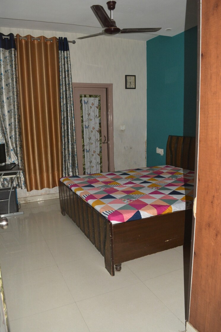 Bedroom, pir machalla 3 Bedroom 1200 Sq.Ft. Apartment In Pir Machalla Zirakpur 9193355