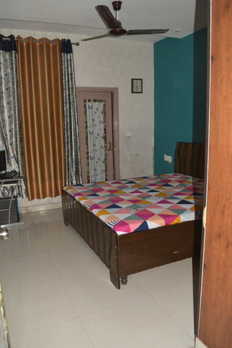 Bedroom, pir machalla 3 Bedroom 1200 Sq.Ft. Apartment In Pir Machalla Zirakpur 9193355