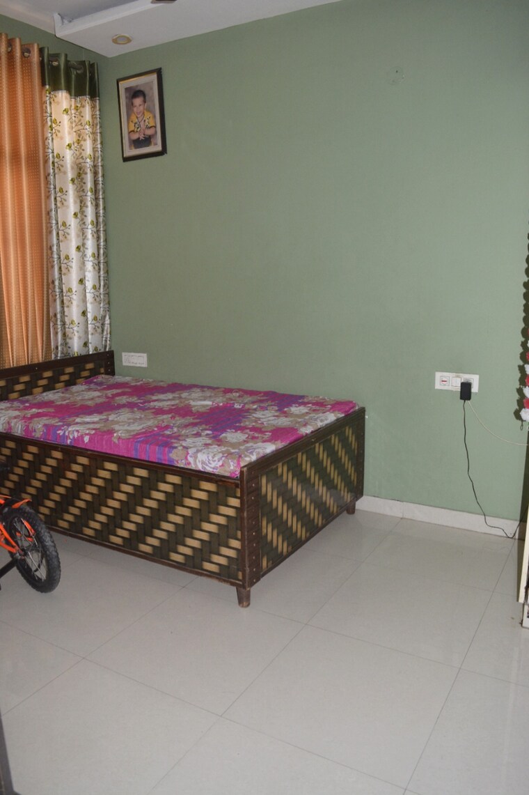 Bedroom, pir machalla 3 Bedroom 1200 Sq.Ft. Apartment In Pir Machalla Zirakpur 9193355