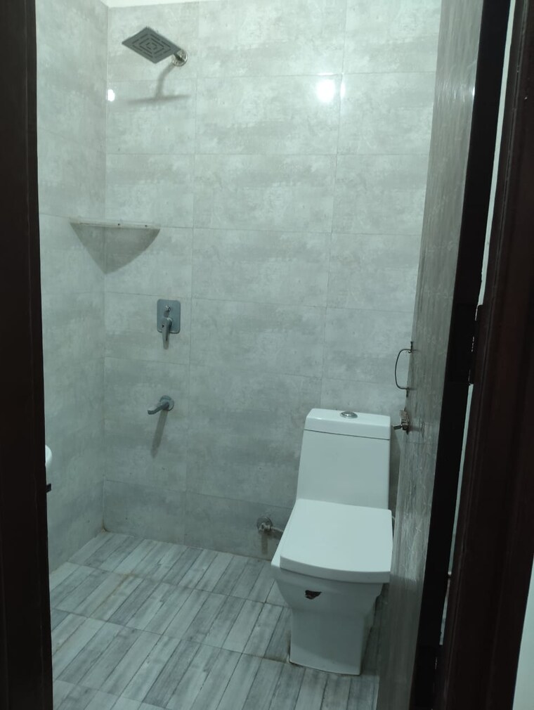 Bathroom, dhakoli 3 Bedroom 1350 Sq.Ft. Apartment In Dhakoli Zirakpur 9193372
