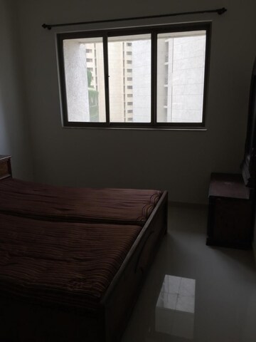 Room in 2 BHK Apartment at Lodha Splendora, Ghodbunder Road – for Rent