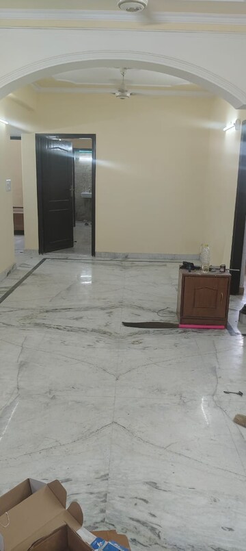 Room in 3 BHK Apartment at Sector 4 Dwarka – for Rent