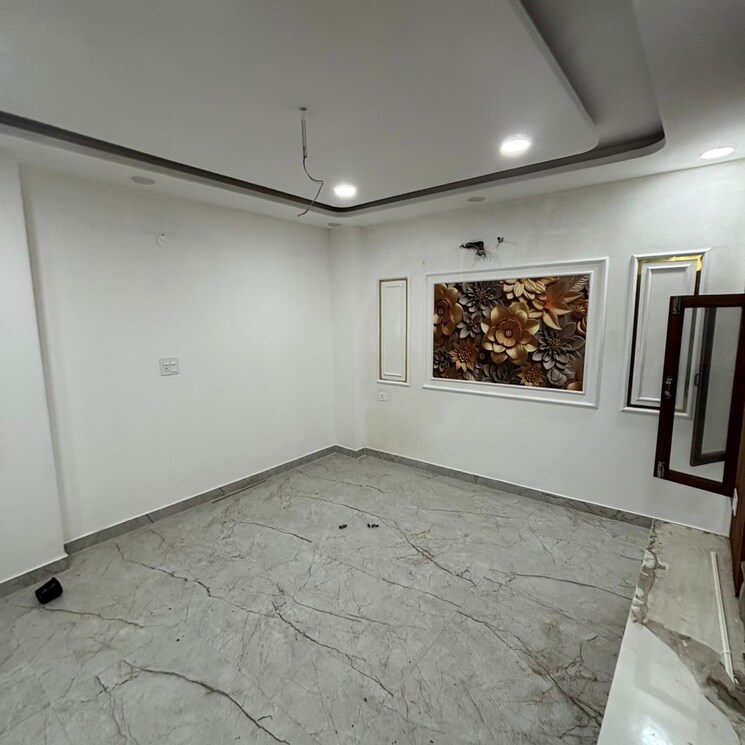 Room, new industrial township 5 3 Bedroom 1300 Sq.Ft. Builder Floor In New Industrial Township 5 Faridabad 9193415