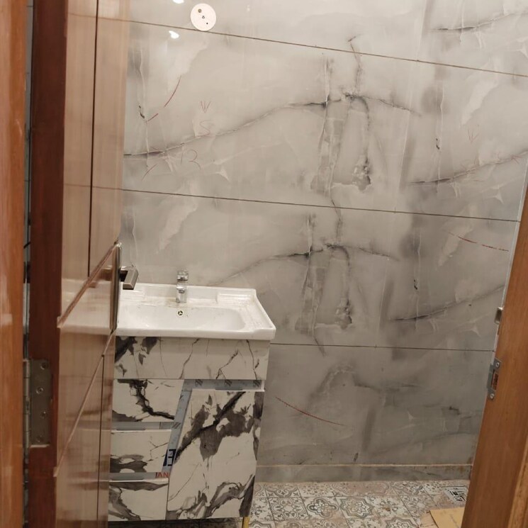 Attached Bathroom, new industrial township 5 3 Bedroom 1300 Sq.Ft. Builder Floor In New Industrial Township 5 Faridabad 9193415