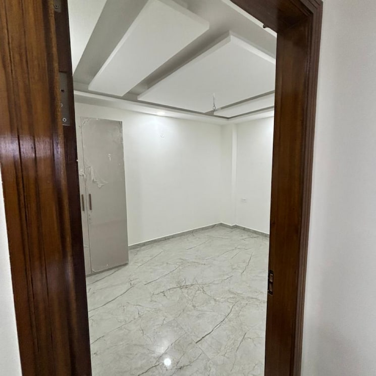 Room, new industrial township 5 3 Bedroom 1300 Sq.Ft. Builder Floor In New Industrial Township 5 Faridabad 9193415