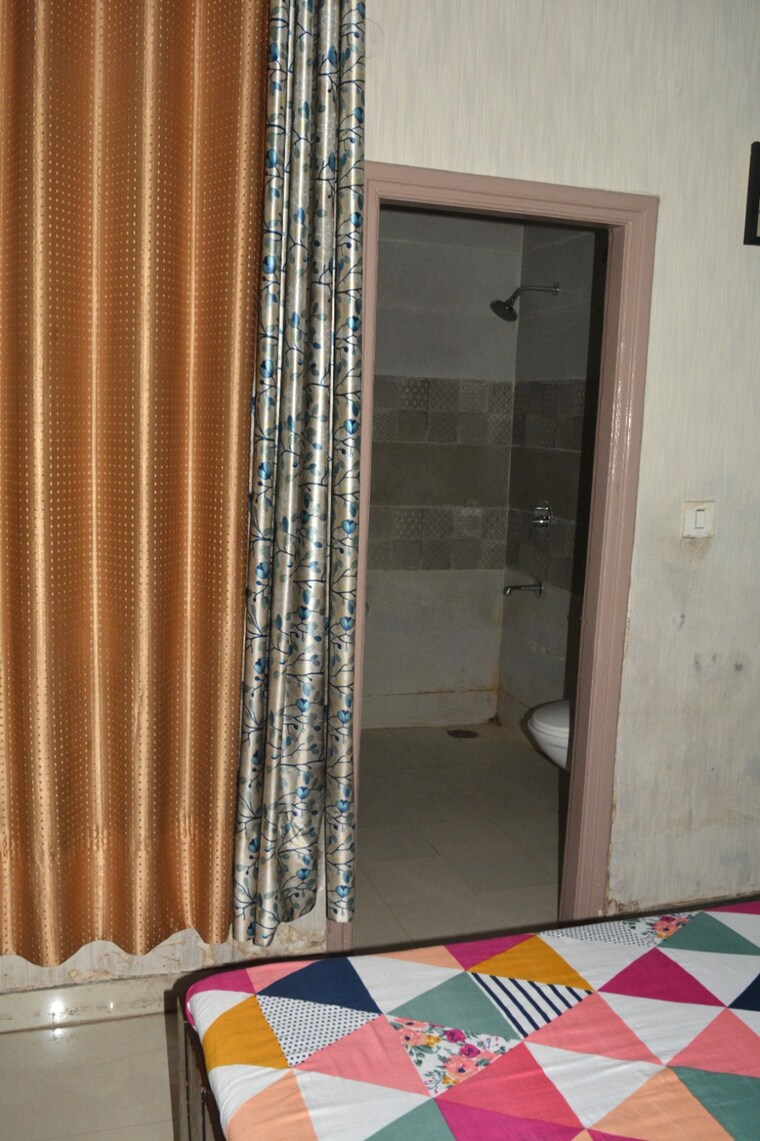 undefined, pir machalla 3 Bedroom 1200 Sq.Ft. Apartment In Pir Machalla Zirakpur 9193397
