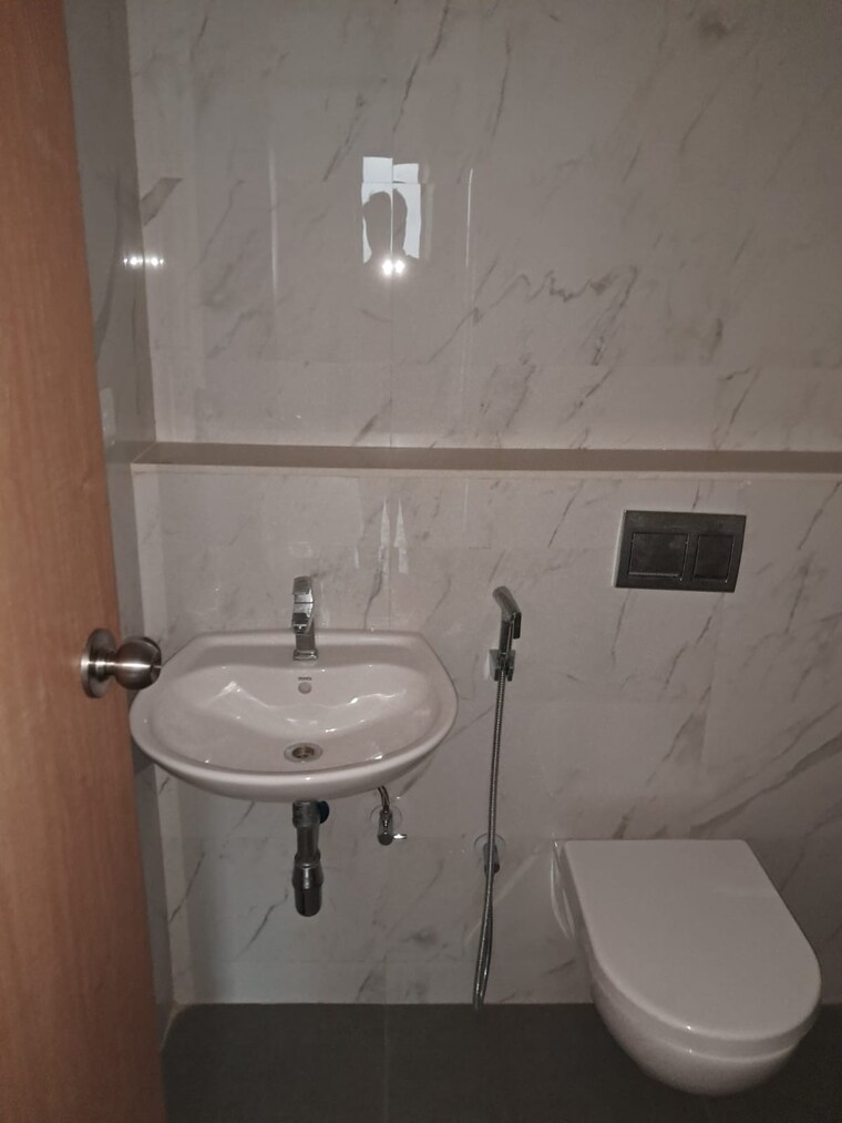 Bathroom, lodha-codename-premier 3 Bedroom 759 Sq.Ft. Apartment In Dombivli East Thane 9158651