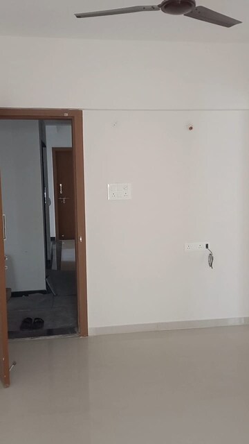 Room in 2 BHK Apartment at Karve Nagar – for Rent