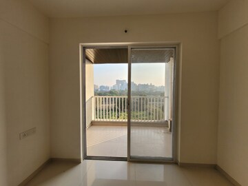 Room in 2 BHK Apartment at Sukhwani Hermosa Casa, Mundhwa – for Rent