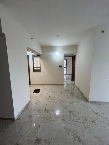 Room in 2 BHK Apartment at Majestique Towers, Kharadi – for Rent